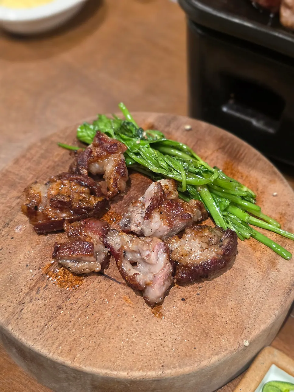 Cross-section of a moist, grilled French rack