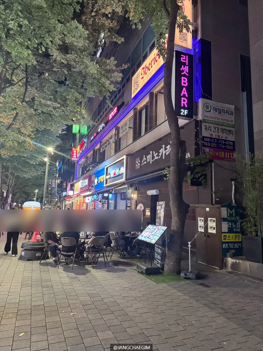 정자동 매장 앞 야장 테이블 자리