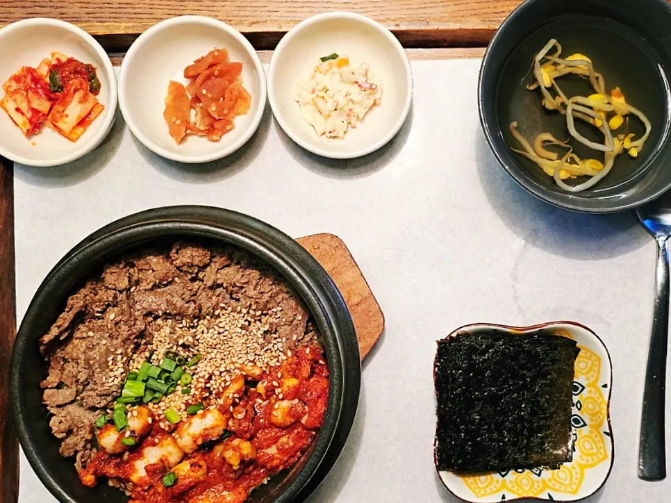 Sotbap topped with bulgogi and octopus
