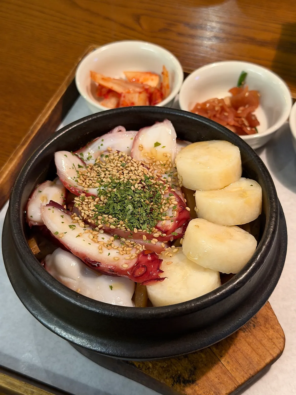 Grilled seaweed served alongside the sotbap