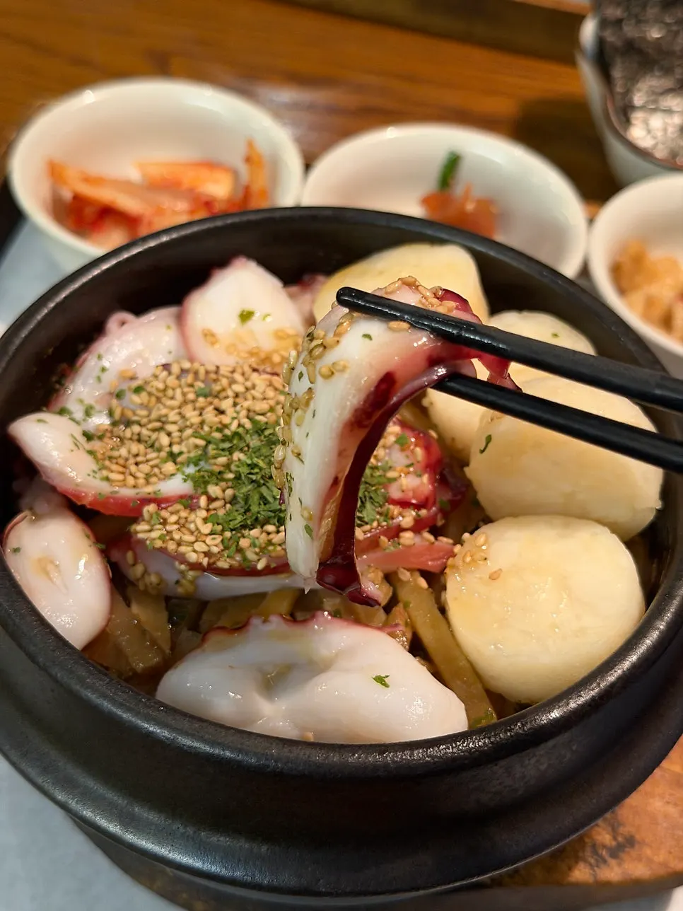 A plump scallop with a hint of buttery aroma
