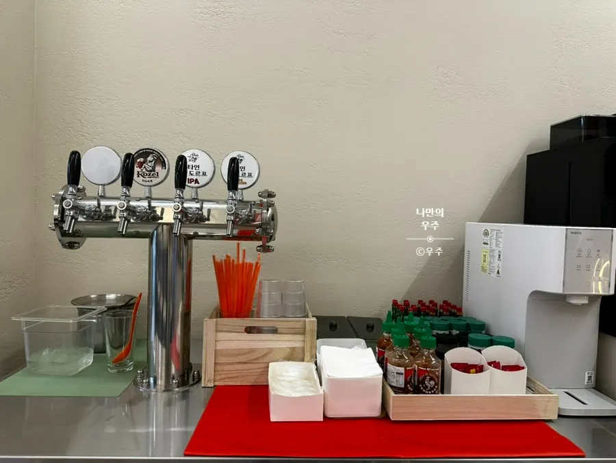 Self-serve sauce bar
