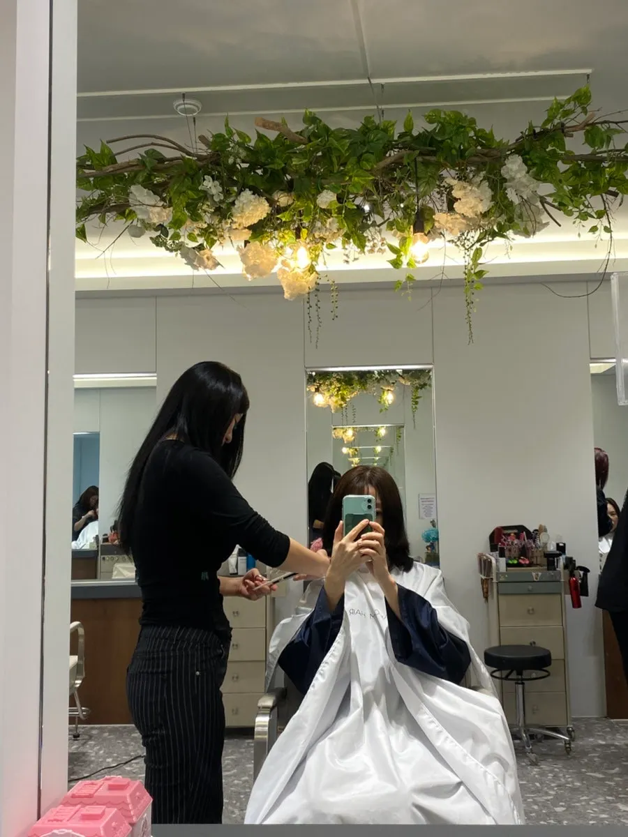 Hair consultation before the volume magic treatment