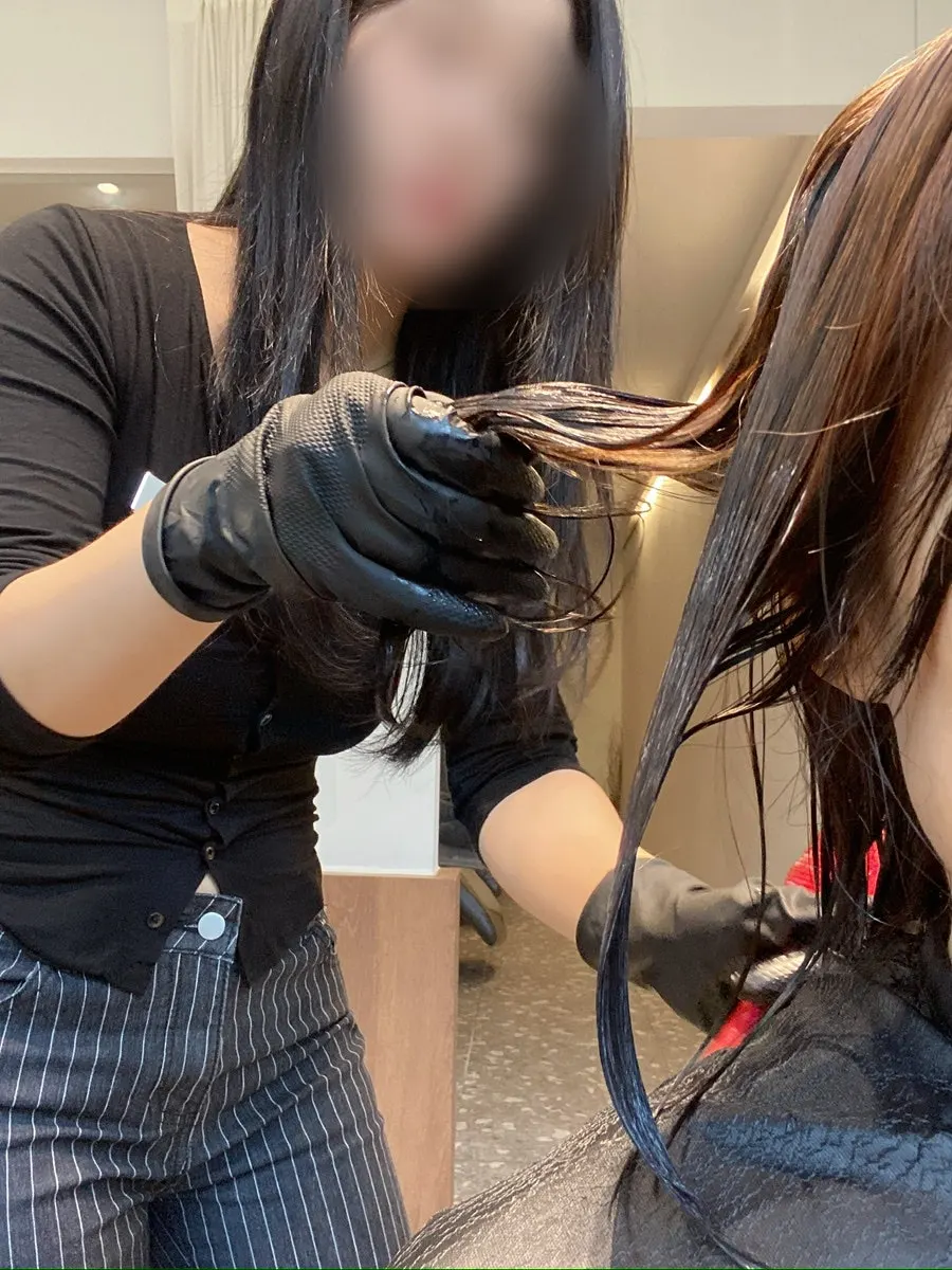 Treatment process tidying hair that flips out