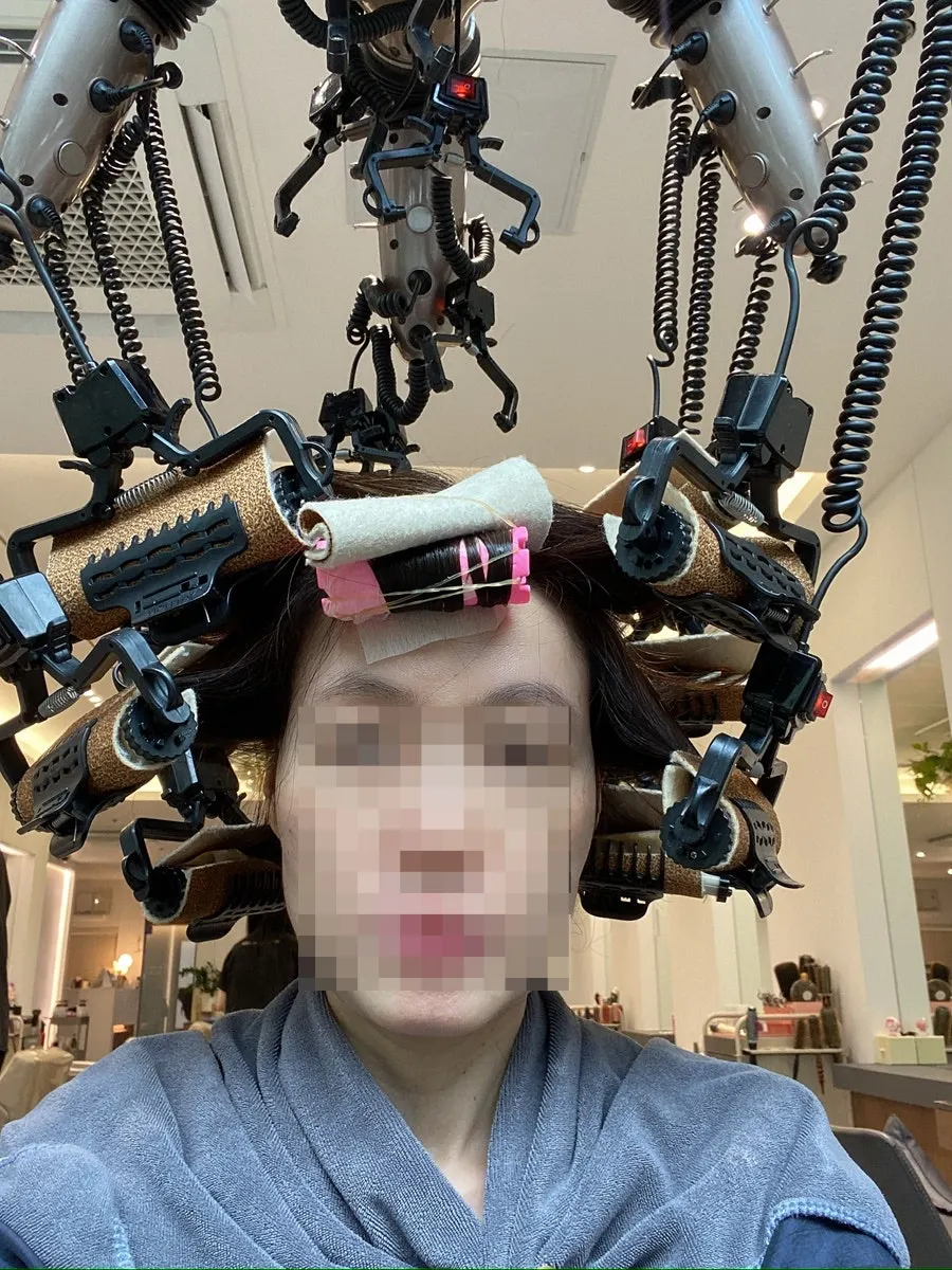 Finishing process refining the balance of the bangs
