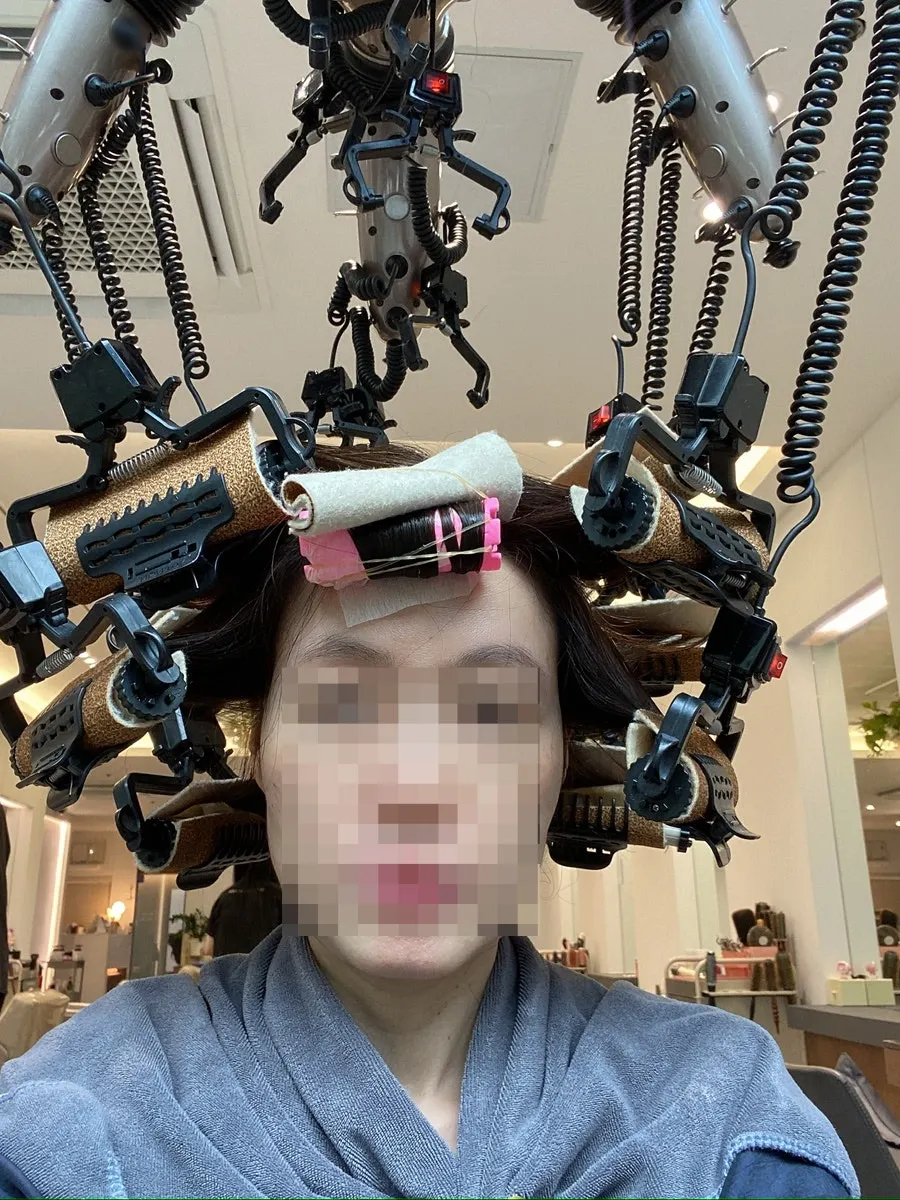 Finishing process refining the balance of the bangs
