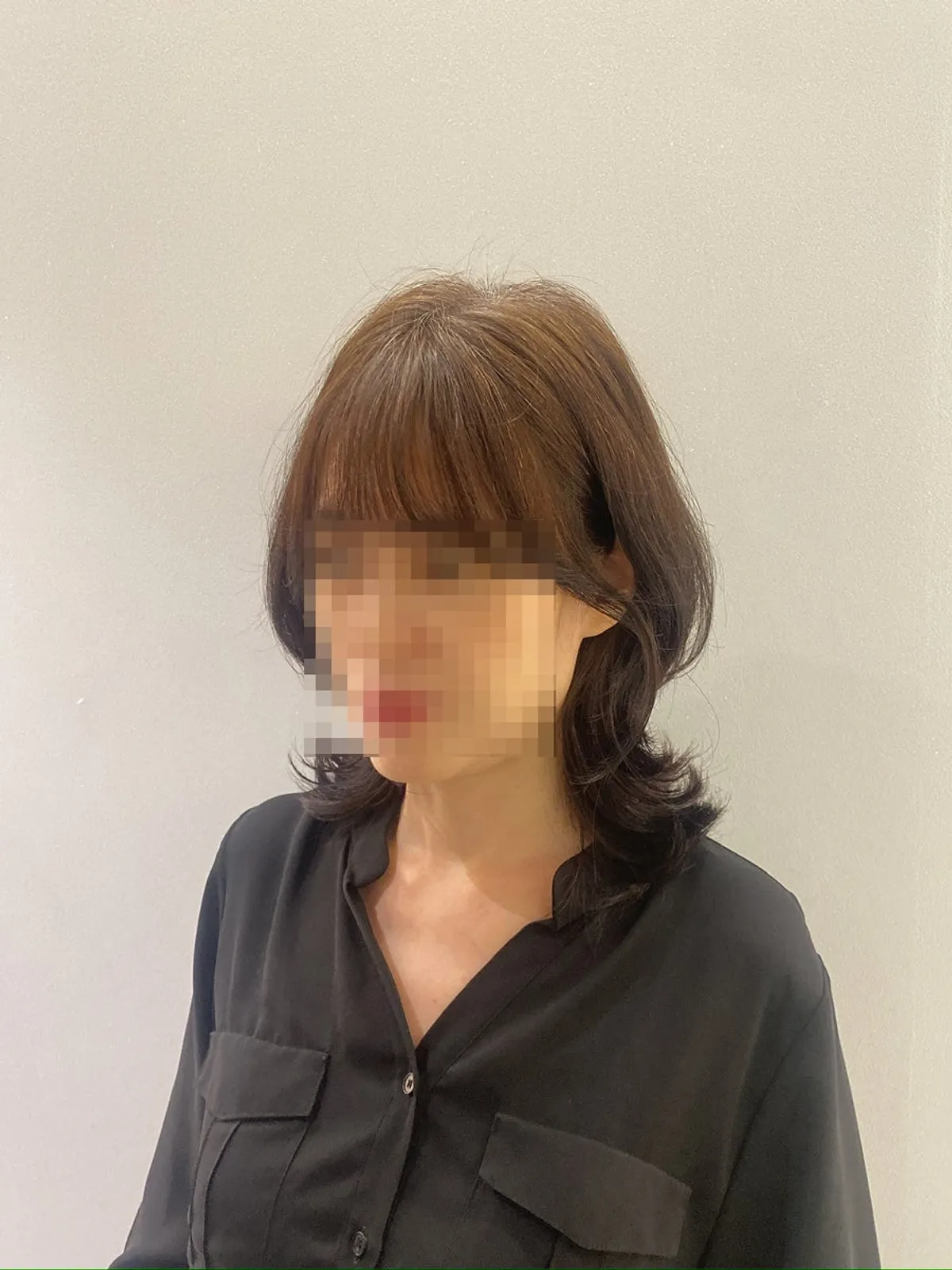 Finished hairstyle with volume and C-curls