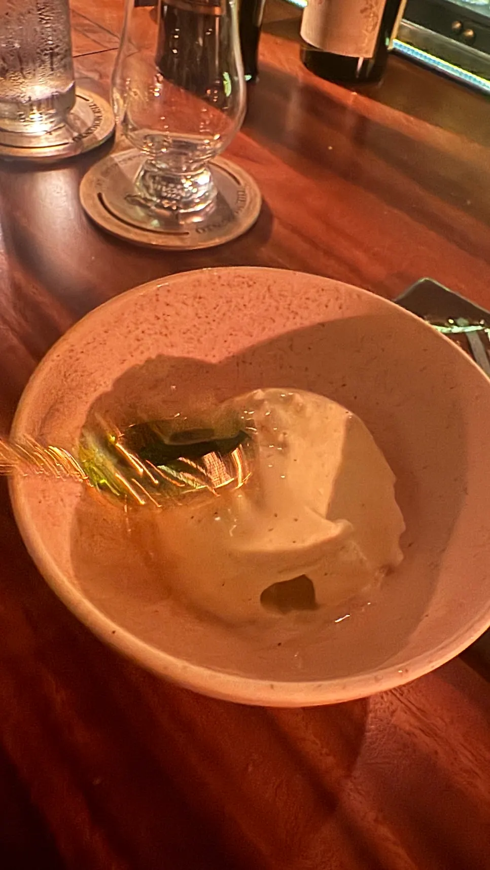 Vanilla ice cream with a whiskey aroma