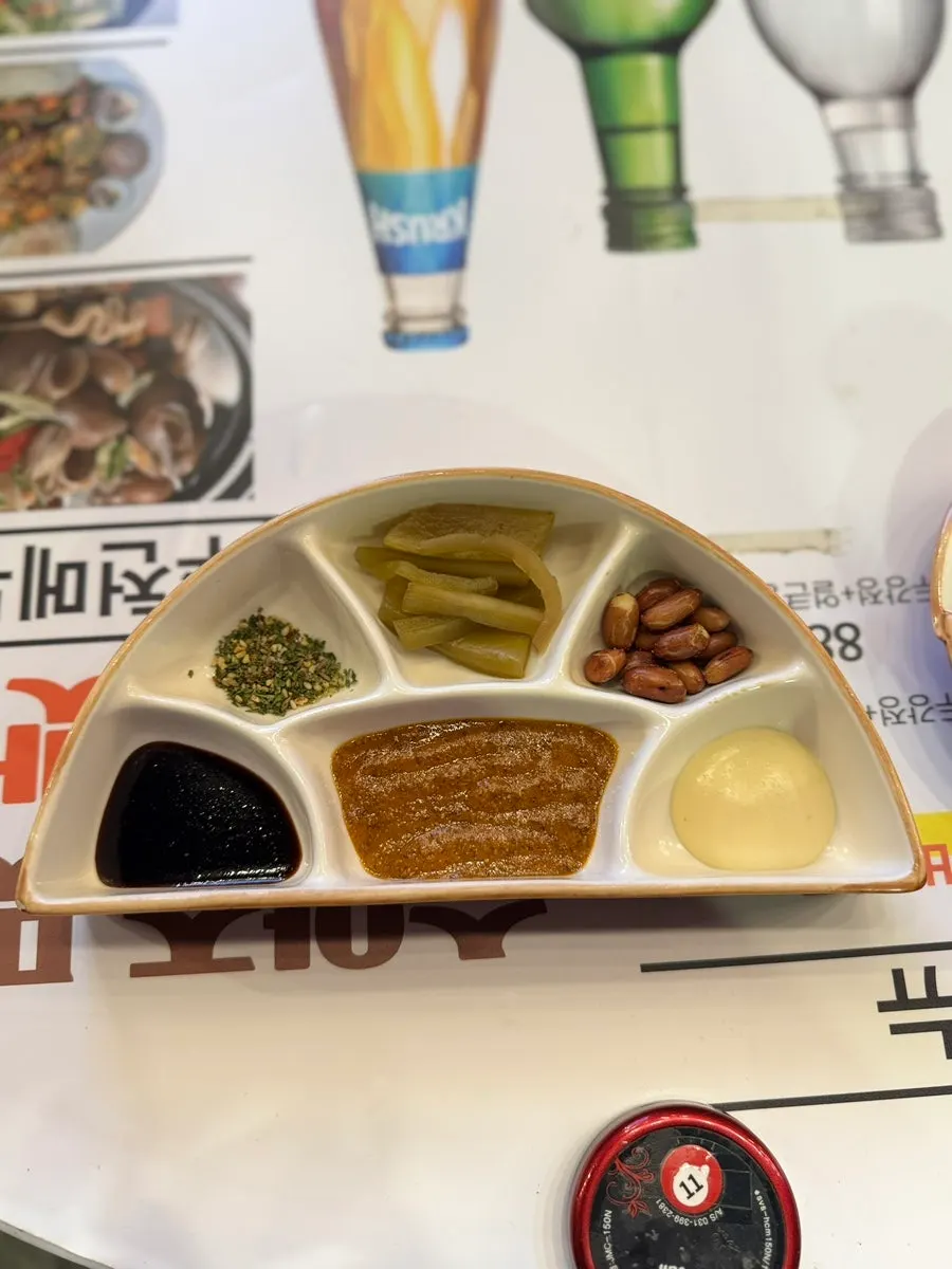 양마담 시그니처 소스 6가지 접시