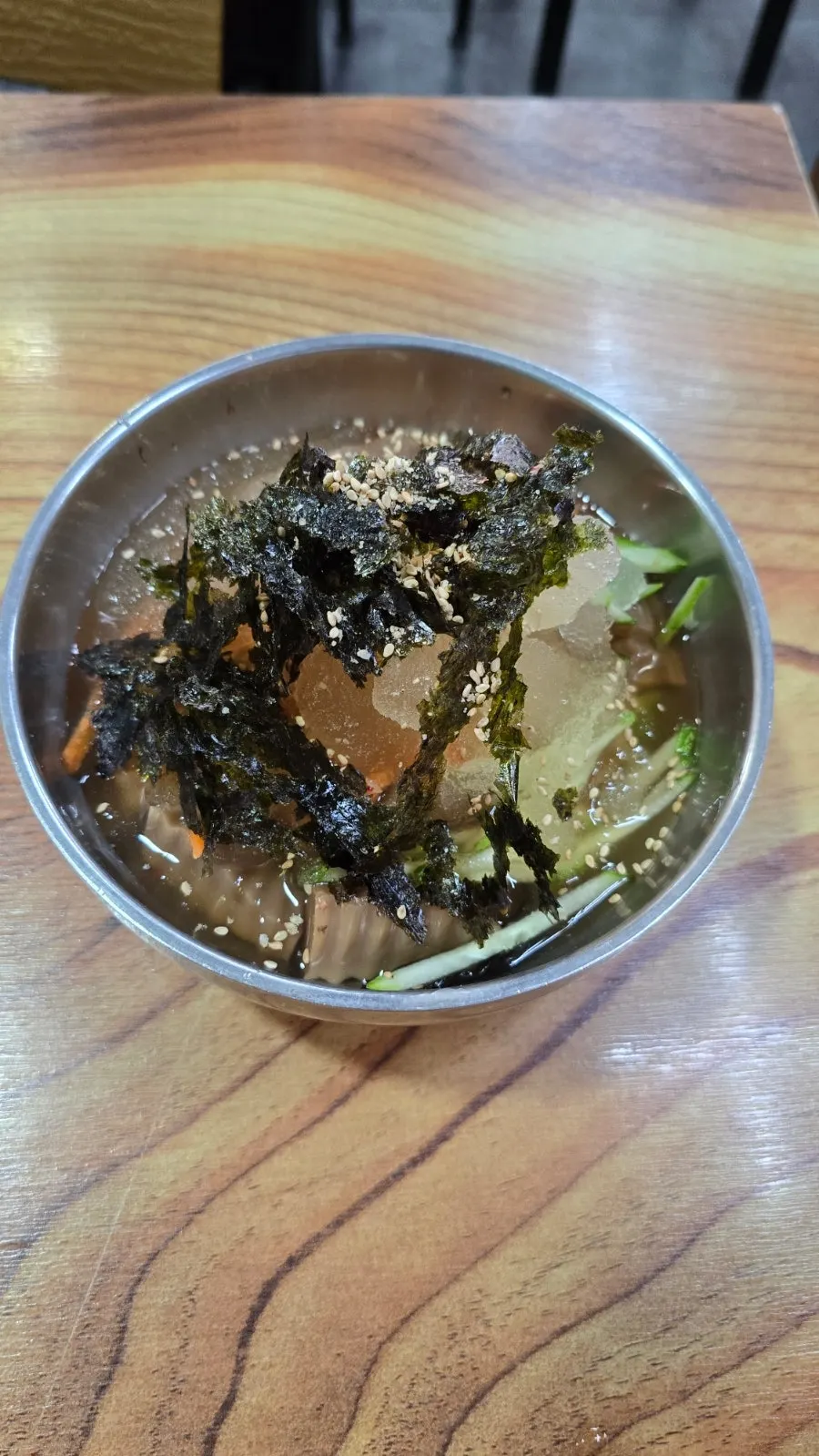 노릇하게 구워진 해물파전 한 접시