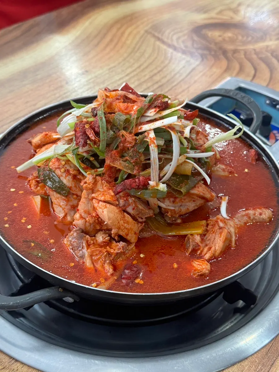 Small-size dakbokkeumtang set on the table