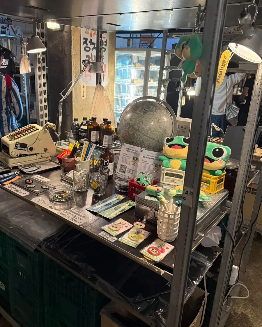Café interior with industrial 'iron-terior' styling