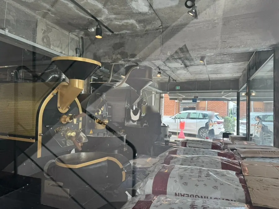 Coffee beans being roasted in the 1F roasting room