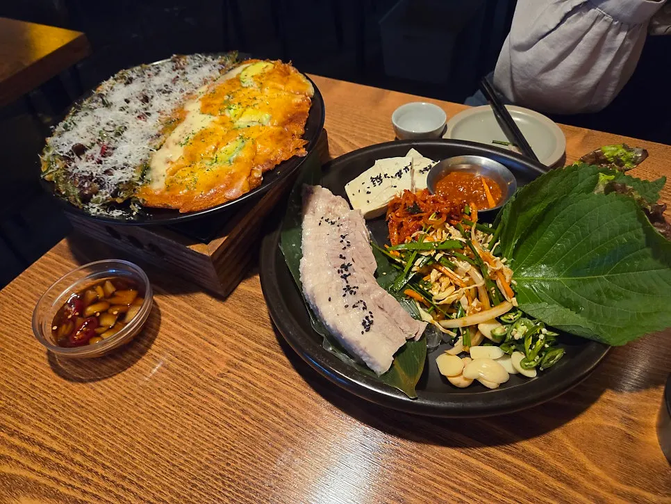 치즈가 올라간 반반전