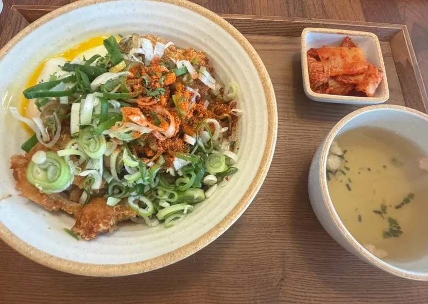 Half-finished plate of gyeongyangsik king donkatsu