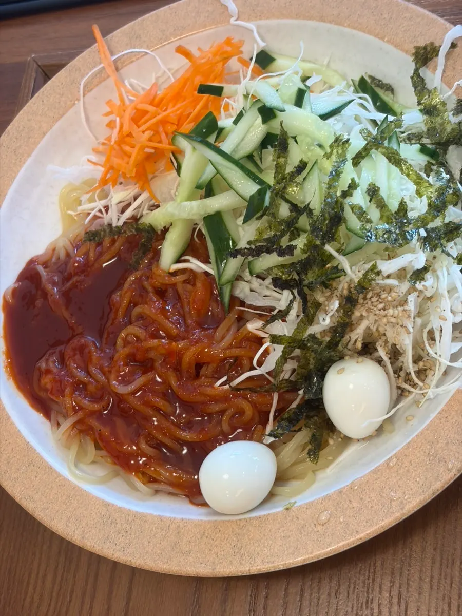 Table with donkatsu don and donkatsu side by side