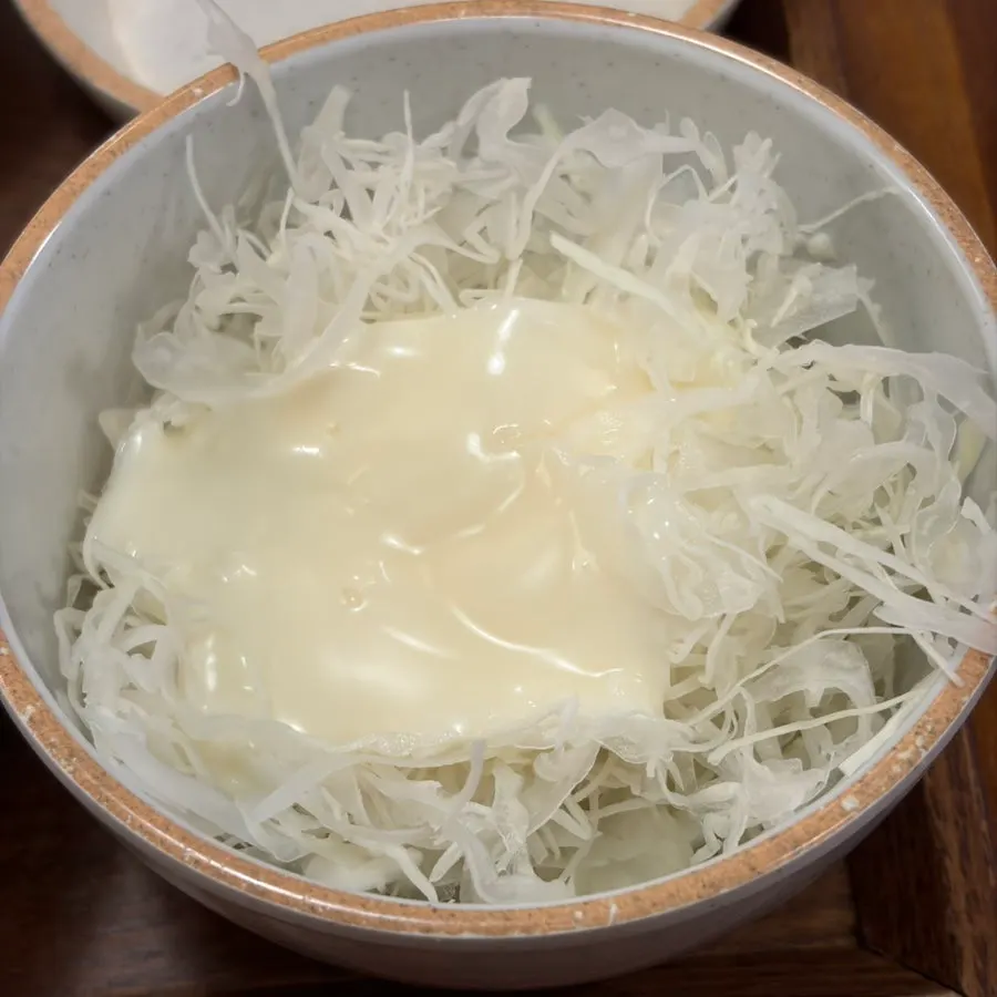 히레카츠와 함께 나온 기본 사이드