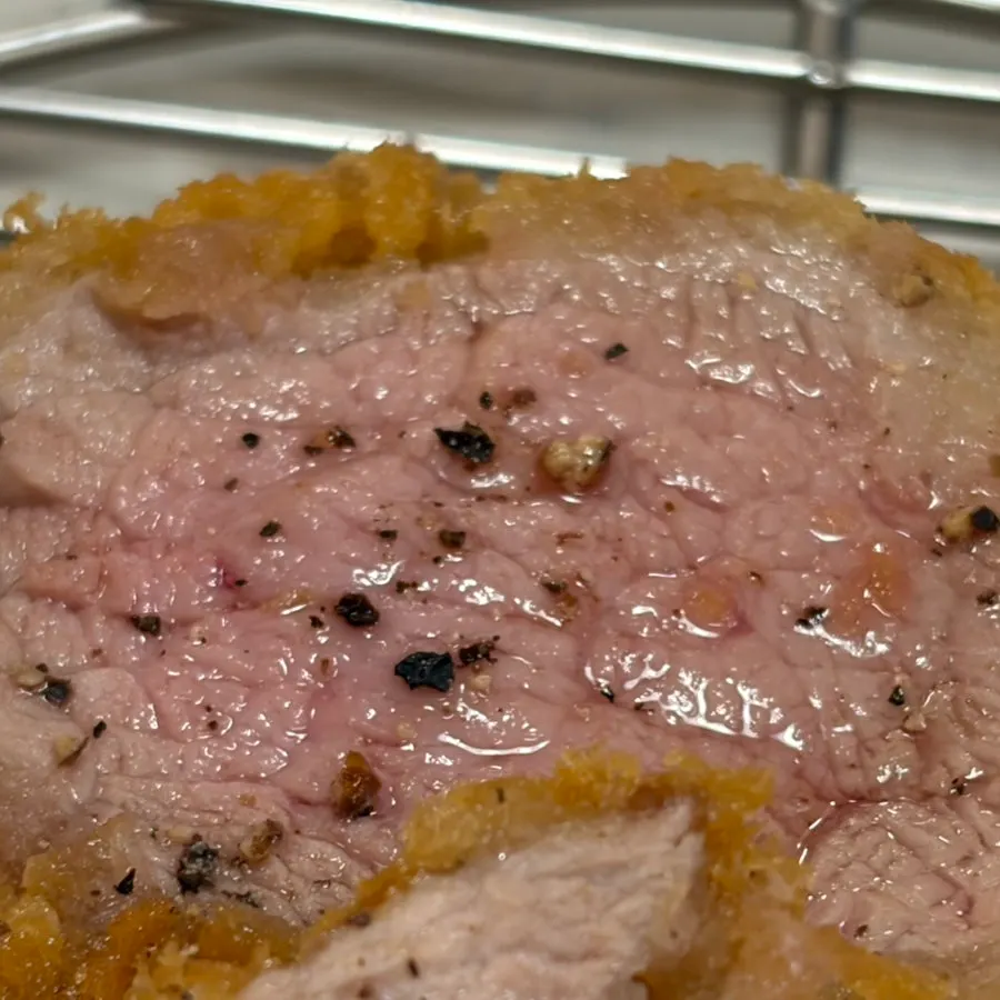 정갈하게 차려진 카츠 정식 구성