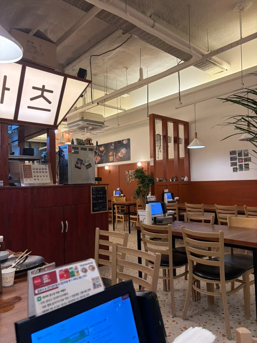 정성카츠 첨단점 홀 풍경