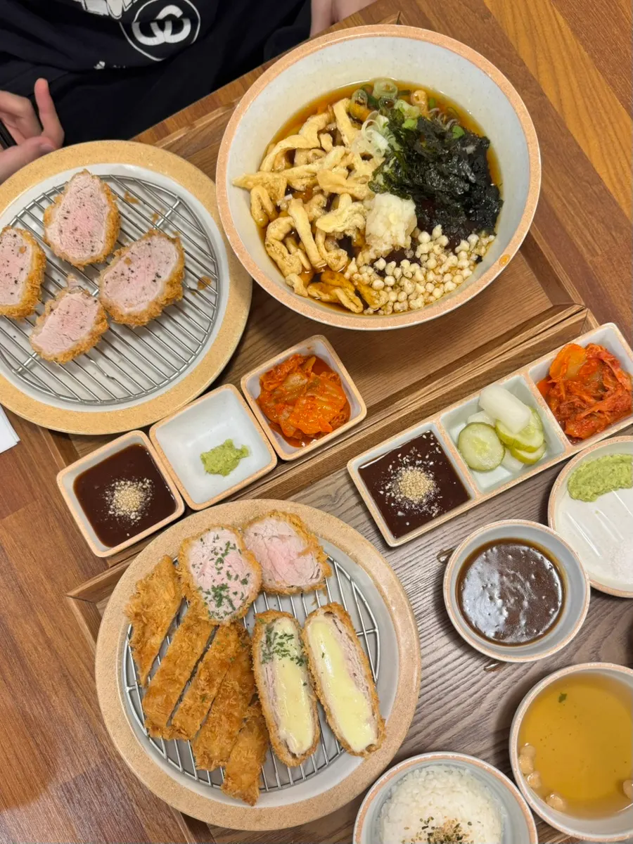 정성카츠 첨단점 외관