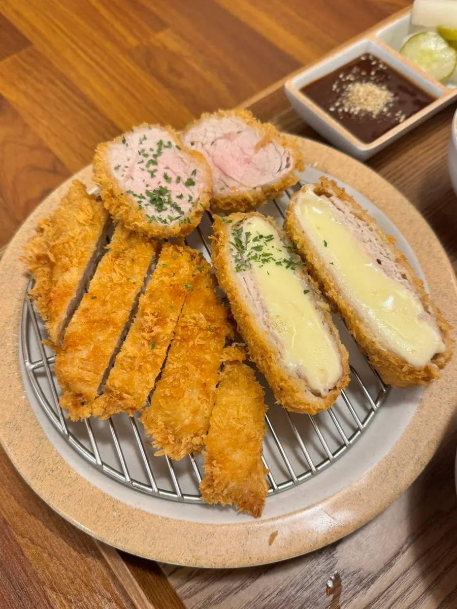 로스카츠 히레카츠 치즈카츠 모듬 접시