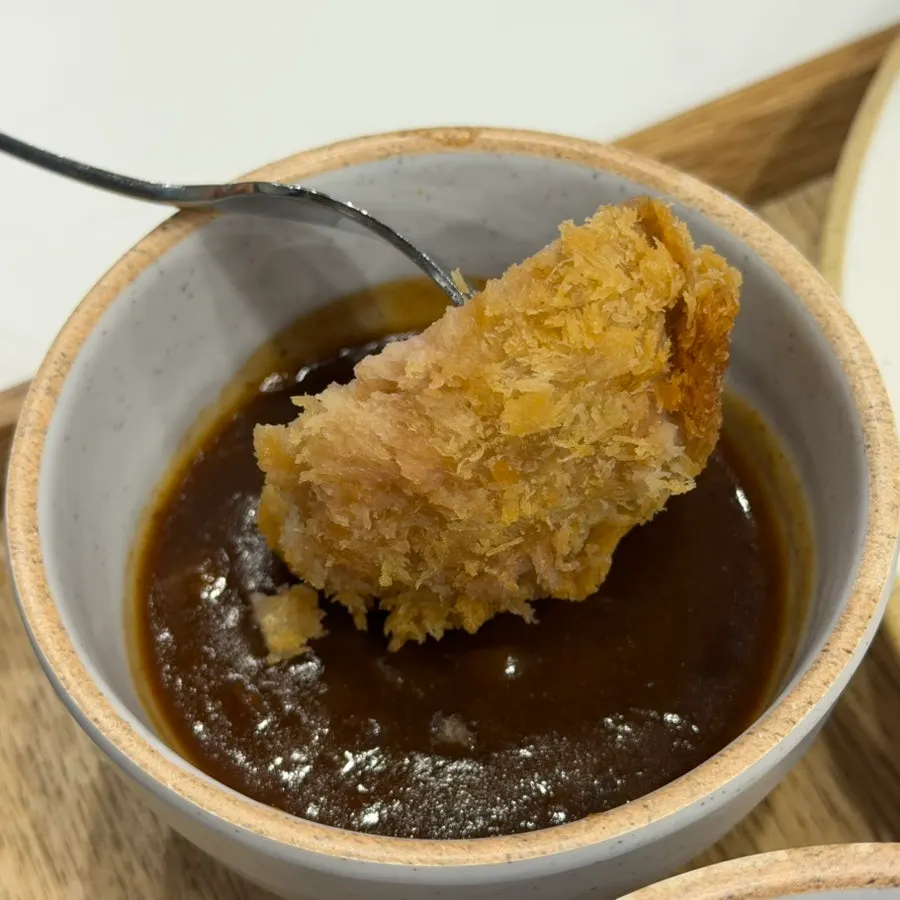 카레에 적셔 먹는 히레카츠