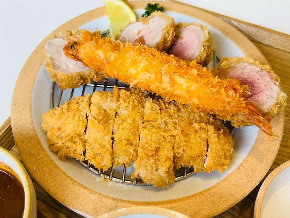 식사를 마친 정성카츠 춘천효자점 테이블