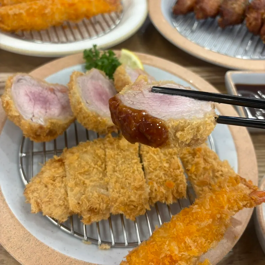 한돈 원육으로 만든 모듬카츠 조각들