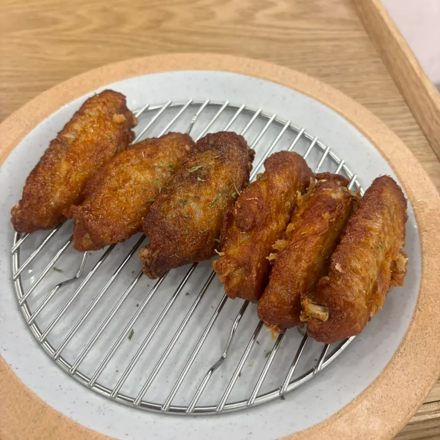 사이드로 주문한 버팔로윙 6p