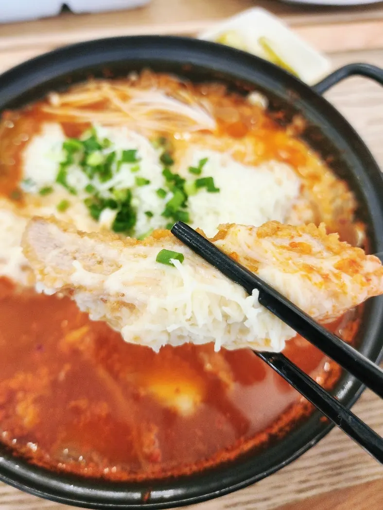 김치나베 국물에 비빈 밥