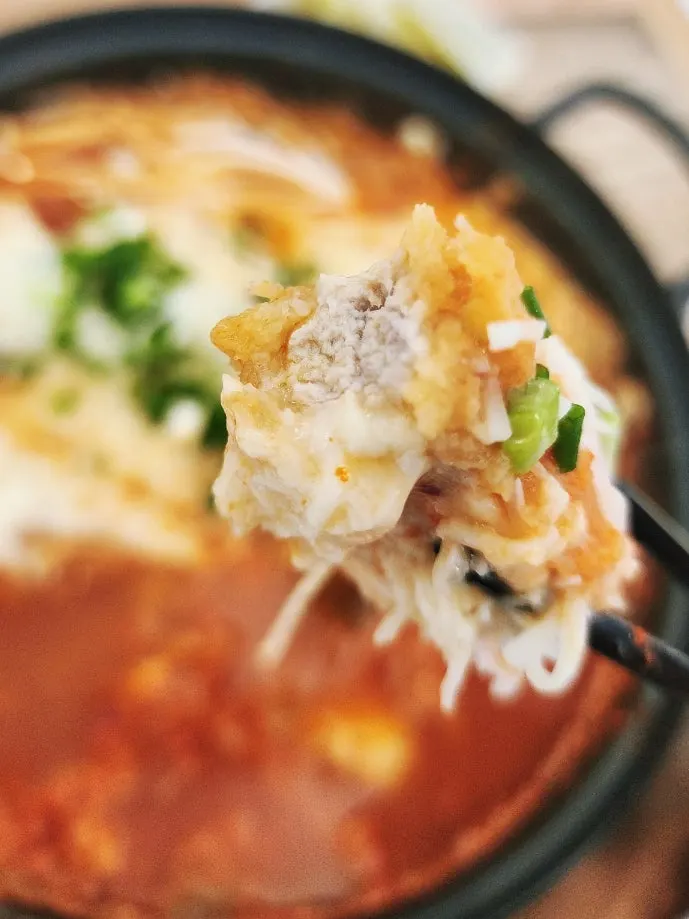 두툼한 돈까스 단면