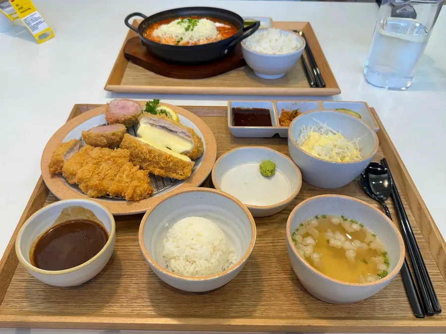 정식에 기본으로 나온 카레와 밥
