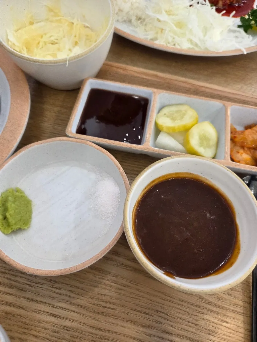 살얼음 뜬 쯔유 육수의 냉모밀