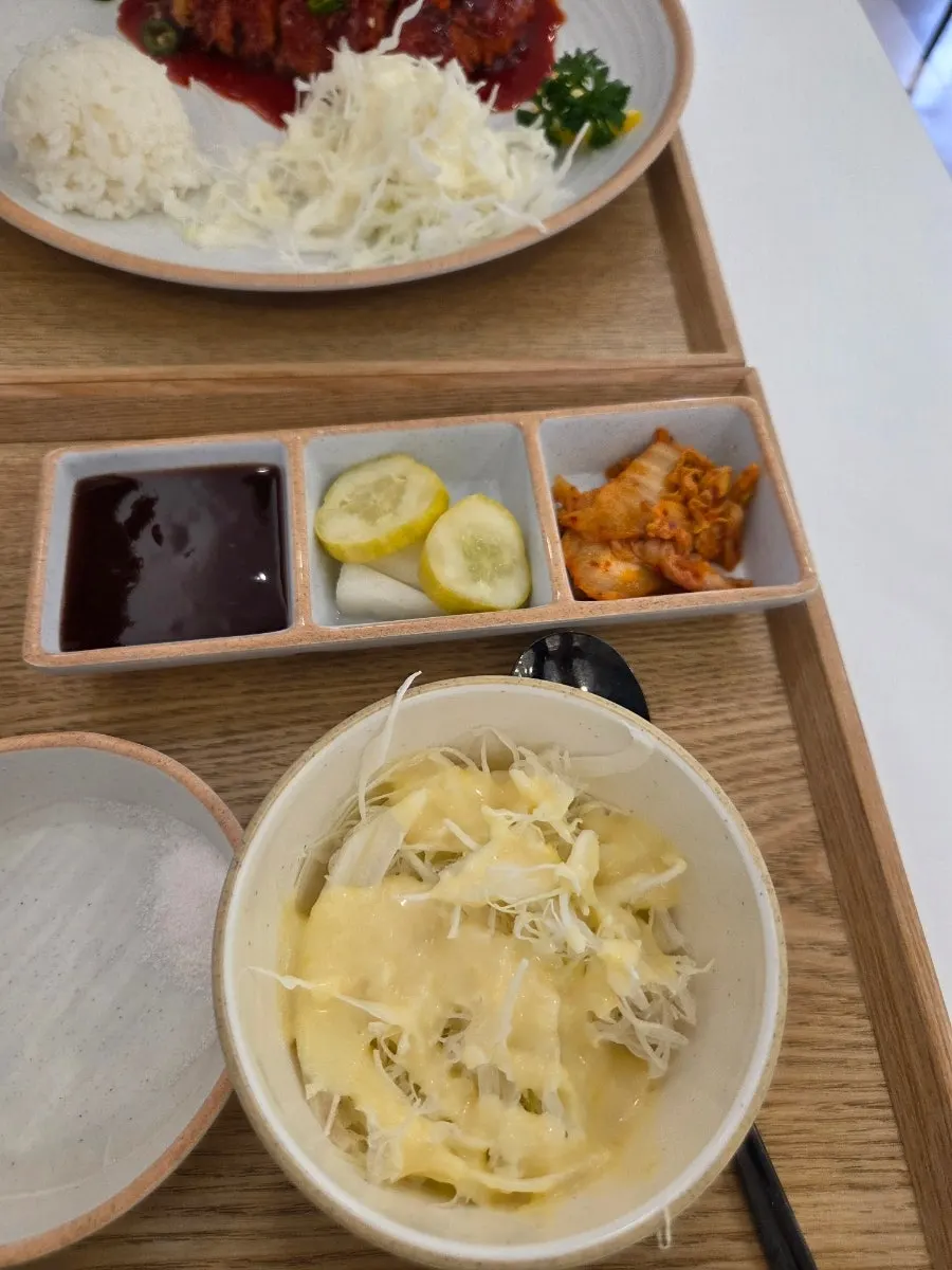 쯔유에 적신 메밀면 한 젓가락