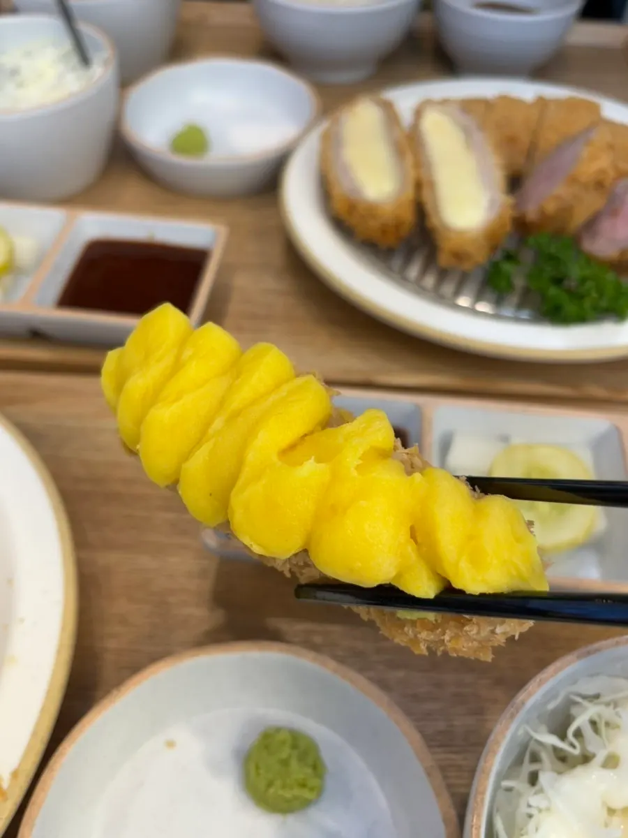 Sweet potato cheese katsu set topped with sweet potato mousse