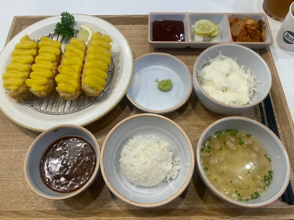 Full spread of the gosuma cheese katsu set