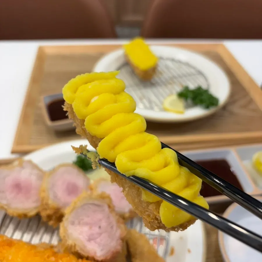 치즈와 고구마 무스가 가득한 고구마치즈카츠