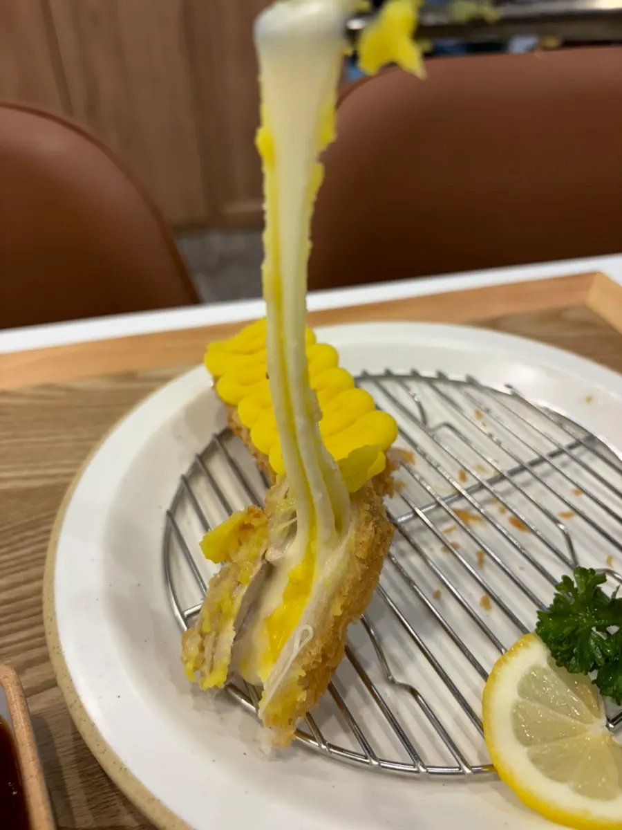 정성카츠 식사 마무리 무렵 테이블
