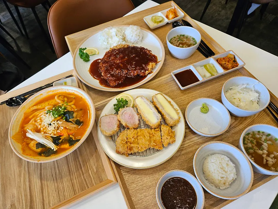 Table set with the ordered katsu meals