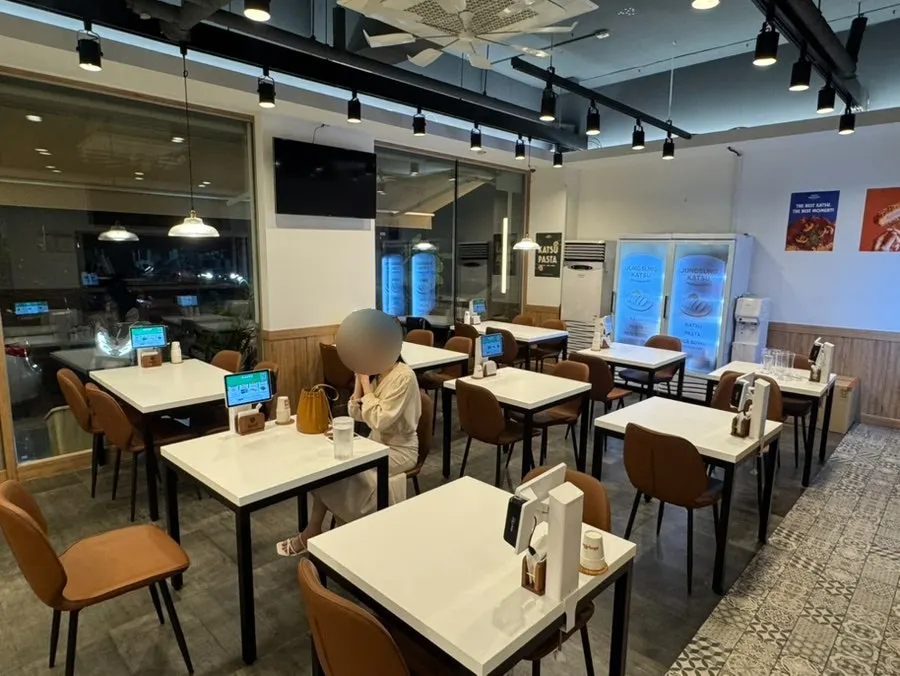 深情炸猪排春川退溪店店内全景