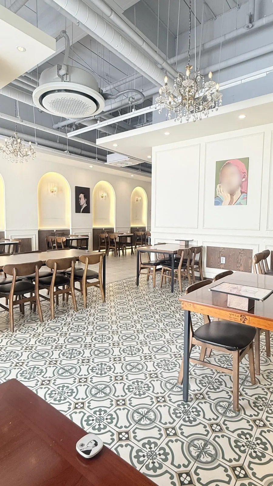 Corner of the restaurant with baby chairs ready