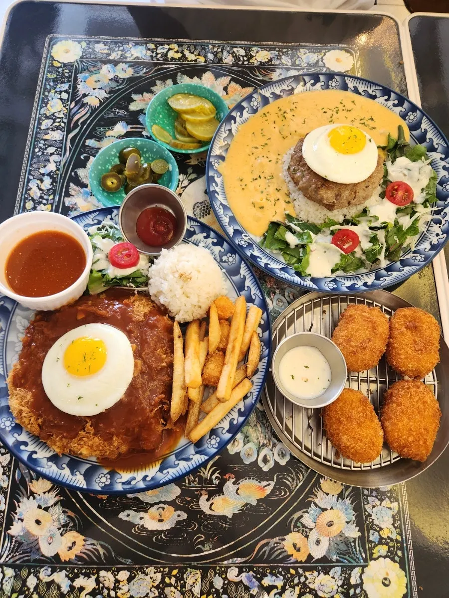 A full spread ordered at Jeongssi Hambak Baegot Branch