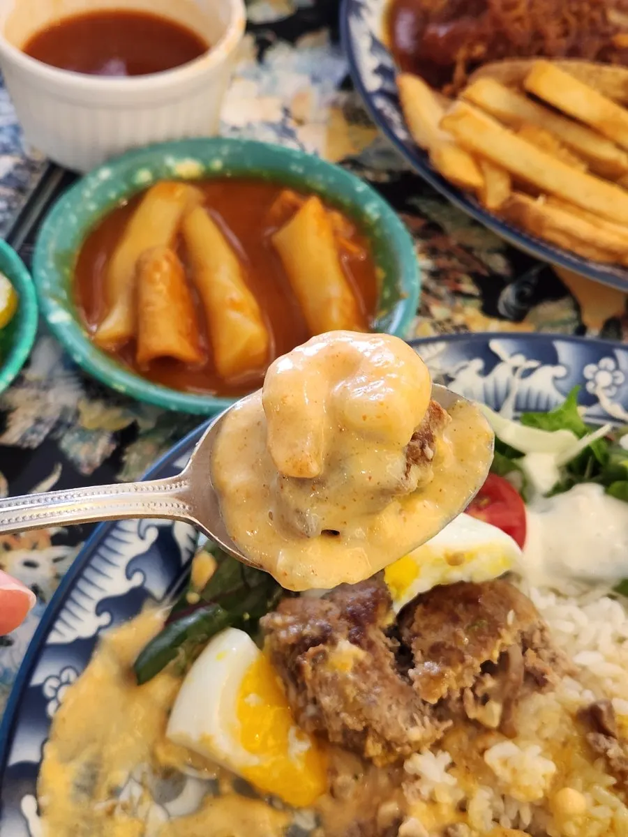 Cross-section of a cut piece of toowoomba hamburg steak