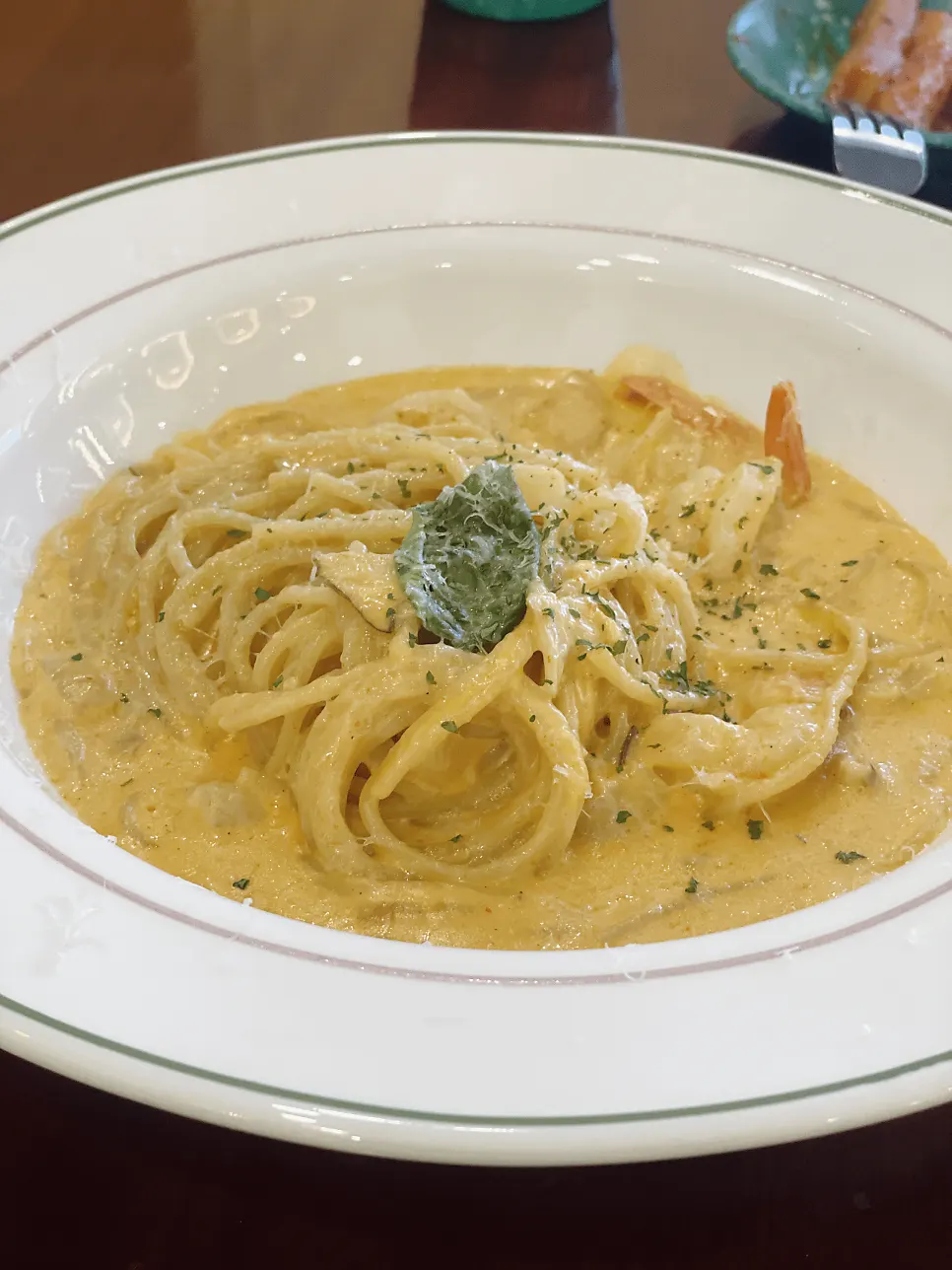 Rosé pasta with shrimp