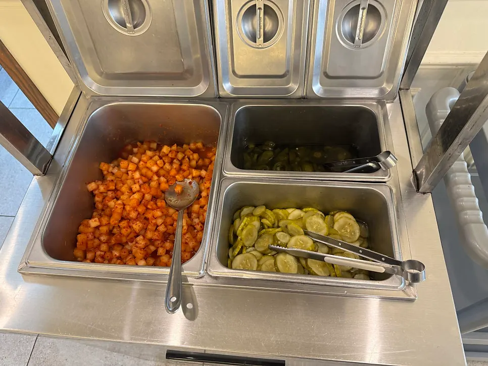 달달한 국물의 서비스 떡볶이