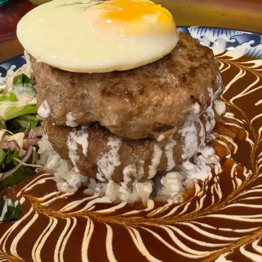 Extra-large hamburg steak with a thick patty