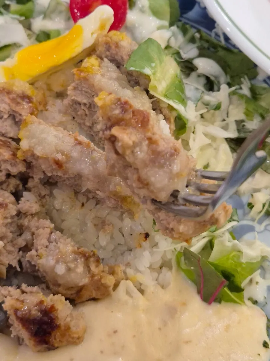 Mixing rice with the cream sauce