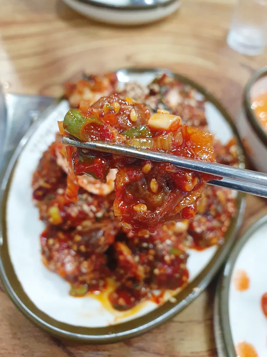 Cockle salad tossed in red seasoning