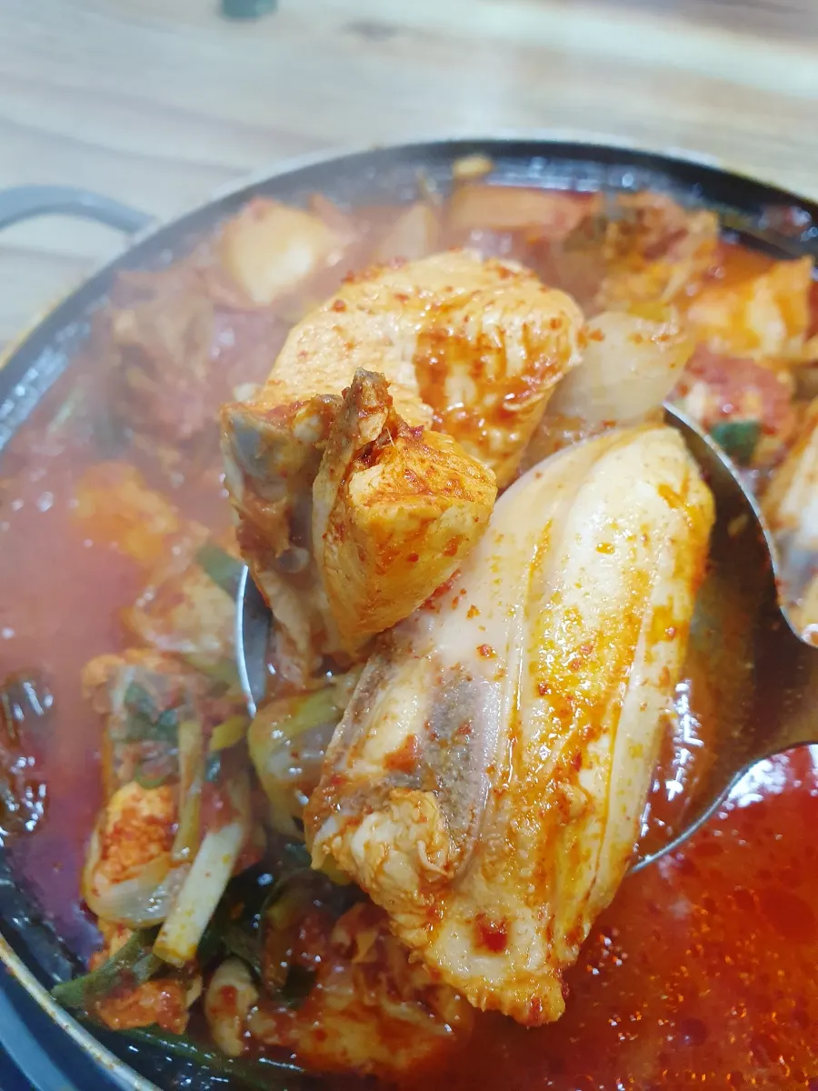 Chicken from bubbling dakbokkeumtang