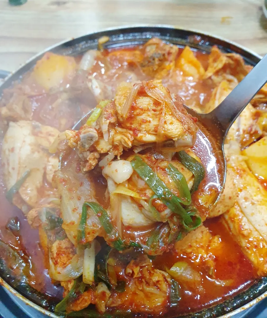 Dakbokkeumtang with chicken and vegetables